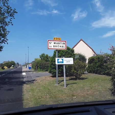 Maison De Vacances A Saint Martin De Brehal Pres De Granville Exteriör bild